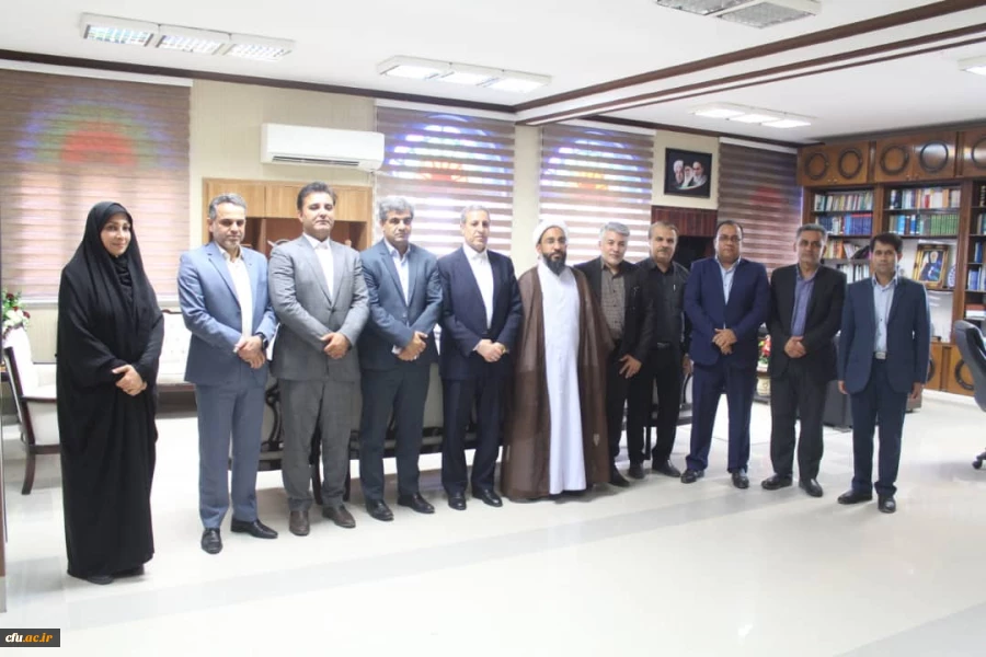 چهارمین نشست کمیته استانی هیات امنای دانشگاه  فرهنگیان استان بوشهر برگزار شد
با حضور استاندار بوشهر، چهارمین نشست کمیته استانی هیات امنای دانشگاه  فرهنگیان استان بوشهر در دفتر استاندار برگزار شد. 5