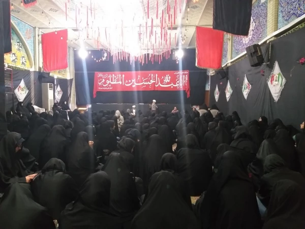 نودانشجومعلمان پردیس بنت الهدی صدر قزوین باحضور درگلزار شهدای قزوین با ارمانهای مقدس شهداتجدید پیمان نموده وبا امام جمعه قزوین نیز دیدارکردند. 4