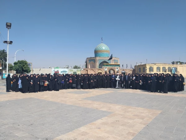 نودانشجومعلمان پردیس بنت الهدی صدر قزوین باحضور درگلزار شهدای قزوین با ارمانهای مقدس شهداتجدید پیمان نموده وبا امام جمعه قزوین نیز دیدارکردند. 5