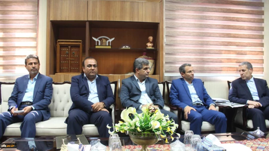 معاون پژوهشی و فناوری دانشگاه فرهنگیان در دیدار با استاندار بوشهر:
در سال گذشته حدود 41 هزار دانشجو پذیرش کردیم 2