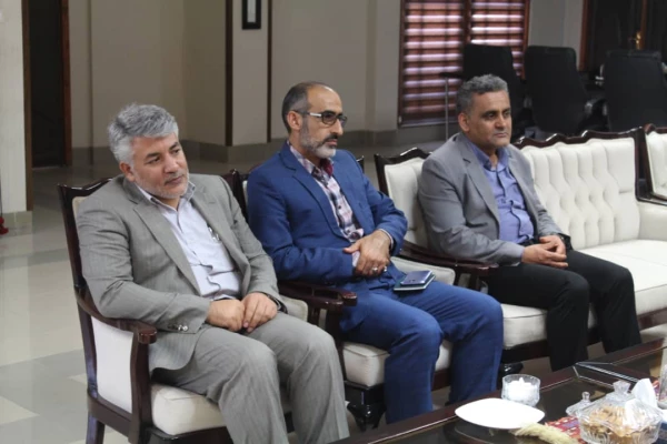 معاون پژوهشی و فناوری دانشگاه فرهنگیان در دیدار با استاندار بوشهر:
در سال گذشته حدود 41 هزار دانشجو پذیرش کردیم 6