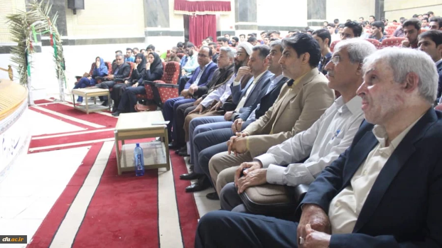 با حضور مشاور رئیس دانشگاه فرهنگیان کشور

برگزاری آئین استقبال دانشجومعلمان نوورود پردیس علامه طباطبایی بوشهر 4