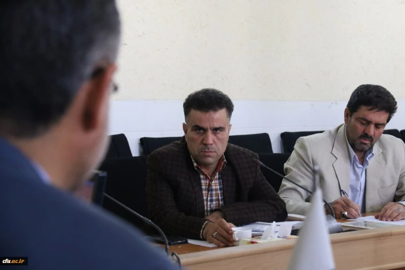 نشست مدیران دانشگاه فرهنگیان یزد با مشاوران پردیس های استان
 10