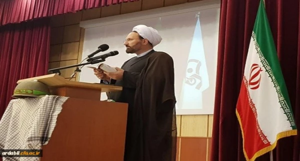 معلم رکن اصلی نظام تعلیم و تربیت در سند تحول بنیادین آموزش و پرورش است 10