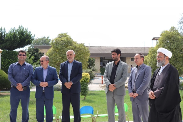 از مقابل مقبره شهید گمنام پردیس دکتر شریعتی ساری برگزار شد
 2