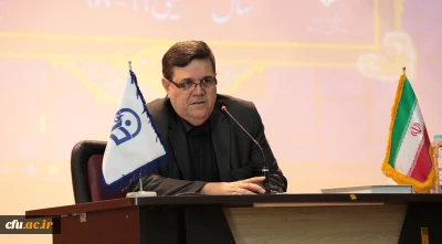 رییس دانشگاه در آیین استقبال از دانشجومعلمان پسر:

نسبت به نظام تعلیم و تربیت و کتاب های درسی نقاد باشید تا بتوان از فکر جوان شما بهره برد

