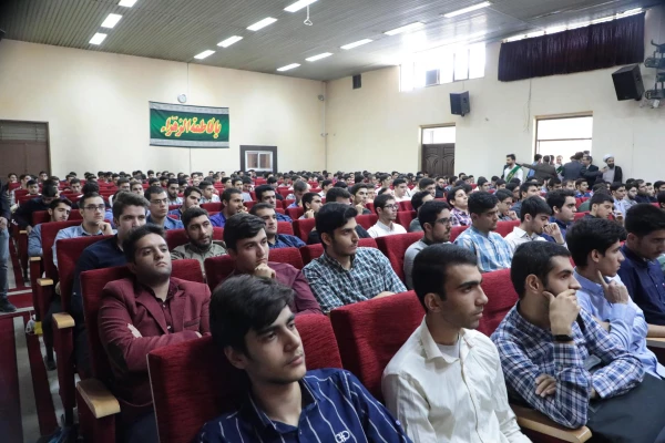 نسبت به نظام تعلیم و تربیت و کتاب های درسی نقاد باشید تا بتوان از فکر جوان شما بهره برد
دانشجومعلمان برای  بهره مندی از پتانسیل، ظرفیتشان  در تشکل ها و نشریات پردیس ها و مراکز  فعال باشند
 4