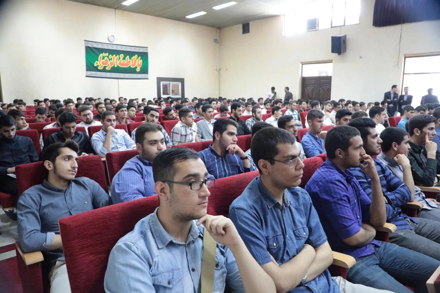 نسبت به نظام تعلیم و تربیت و کتاب های درسی نقاد باشید تا بتوان از فکر جوان شما بهره برد
دانشجومعلمان برای  بهره مندی از پتانسیل، ظرفیتشان  در تشکل ها و نشریات پردیس ها و مراکز  فعال باشند
 5