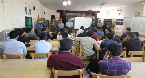 کافه کتاب و کارگاه آموزشی آشنایی با سامانه ی کتابخانه، پایگاه های اطلاعاتی فارسی و سامانه گلستان با تدریس متخصصان 2