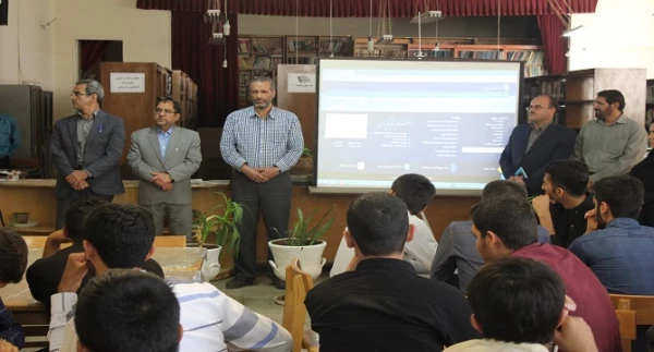 کافه کتاب و کارگاه آموزشی آشنایی با سامانه ی کتابخانه، پایگاه های اطلاعاتی فارسی و سامانه گلستان با تدریس متخصصان 3