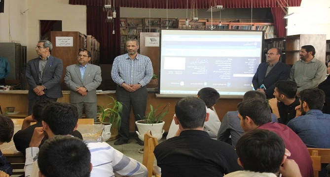 کافه کتاب و کارگاه آموزشی آشنایی با سامانه ی کتابخانه، پایگاه های اطلاعاتی فارسی و سامانه گلستان با تدریس متخصصان 3