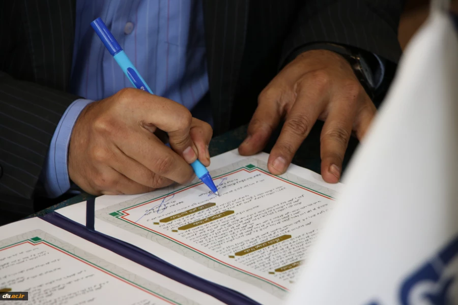 انعقاد تفاهم همکاری بین دانشگاه فرهنگیان استان اصفهان و نیروی انتظامی استان