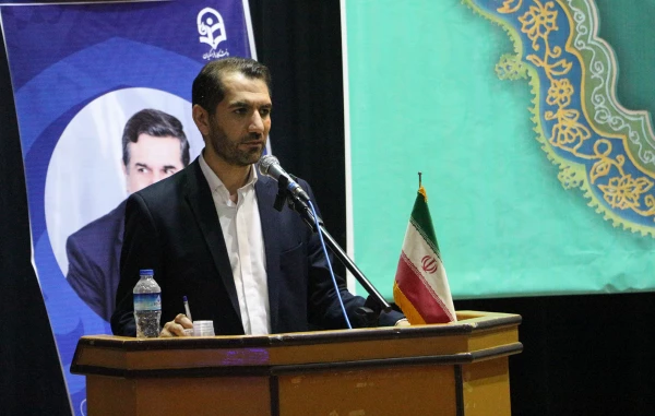 همکاران و اساتید ویژگی ها و توقعات دانشجویان را بشناسند و کلاس های درس صحنه همزبانی با نسل جدید باشد. 4