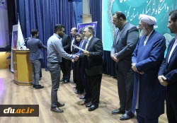 همکاران و اساتید ویژگی ها و توقعات دانشجویان را بشناسند و کلاس های درس صحنه همزبانی با نسل جدید باشد. 11