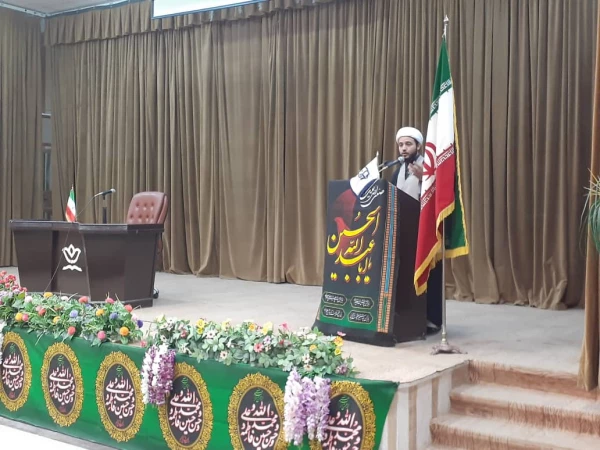 مراسم آیین استقبال از دانشجویان جدید الورود مرکز آموزش عالی امام رضا (ع) اندیمشک