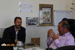 دکتر صفرزاده در شورای اداری پردیس های خراسان شمالی خطاب به کارکنان گفت:

معلم گرانترین گوهر هستی را در دست دارد و معلم نجات غریق است. 2