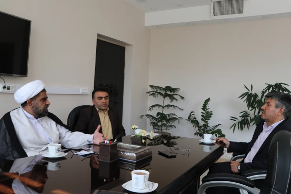 نشست مشترک مدیر حوزه های علمیه خواهران استان اصفهان با ریاست دانشگاه فرهنگیان