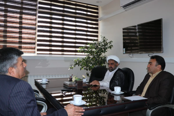 نشست مشترک مدیر حوزه های علمیه خواهران استان اصفهان با ریاست دانشگاه فرهنگیان