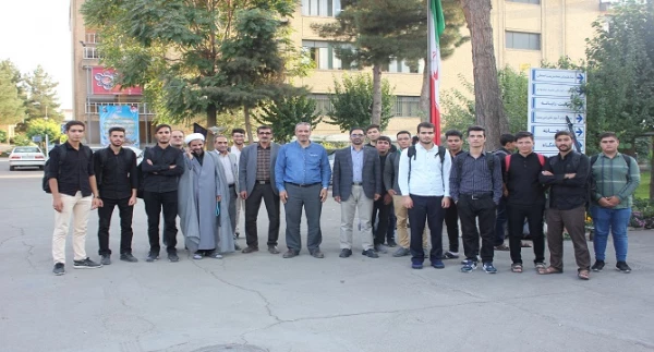 بدرقه کاروان زیارتی پردیس شهید مقصودی همدان با فریاد لبیک یا حسین (ع) 2