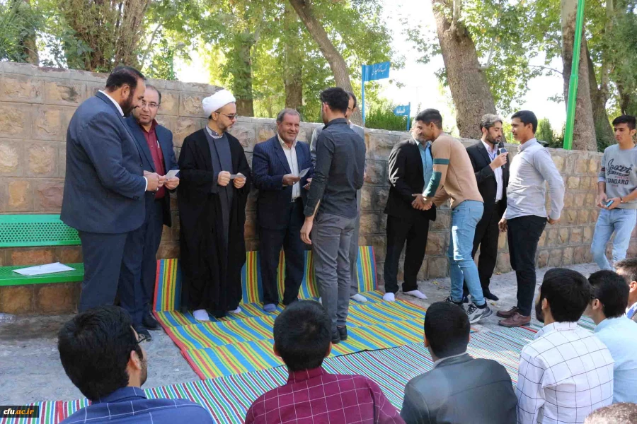 گردهمایی دانشجویان جدید الورود دانشگاه فرهنگیان خراسان شمالی در اردوگاه تفریحی بش قارداش

دکتر صفرزاده به دانشجوبان جدید تاکید نمود: برای معلمی ورزیدن در افق پیش رو بایستی مجهز به علم و دانایی و اخلاق کریمه و به تقویت فضایل اخلاقی خویش بپردازید. 5