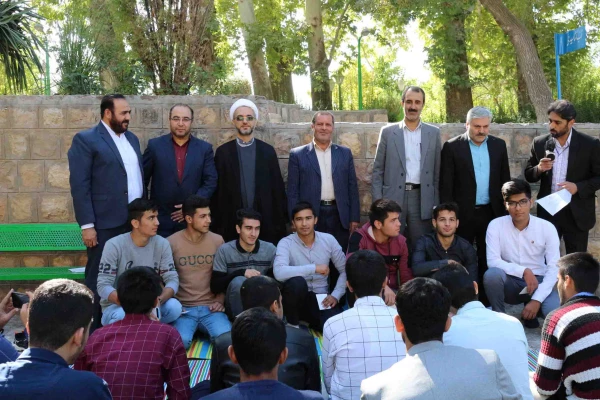 گردهمایی دانشجویان جدید الورود دانشگاه فرهنگیان خراسان شمالی در اردوگاه تفریحی بش قارداش

دکتر صفرزاده به دانشجوبان جدید تاکید نمود: برای معلمی ورزیدن در افق پیش رو بایستی مجهز به علم و دانایی و اخلاق کریمه و به تقویت فضایل اخلاقی خویش بپردازید. 7