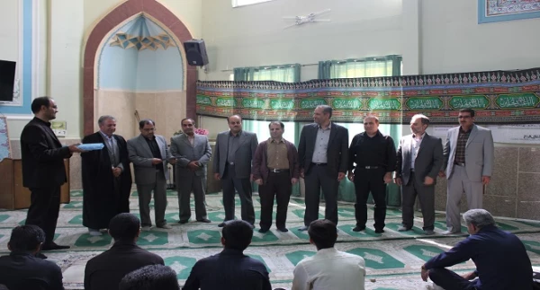 تجلیل از همکار روشندل شاغل در پردیس شهید مقصودی همدان
 2