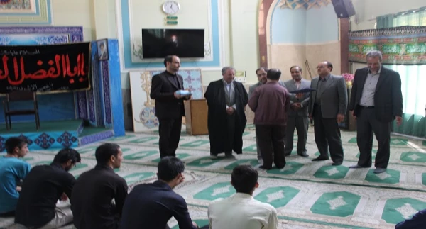 تجلیل از همکار روشندل شاغل در پردیس شهید مقصودی همدان
 3