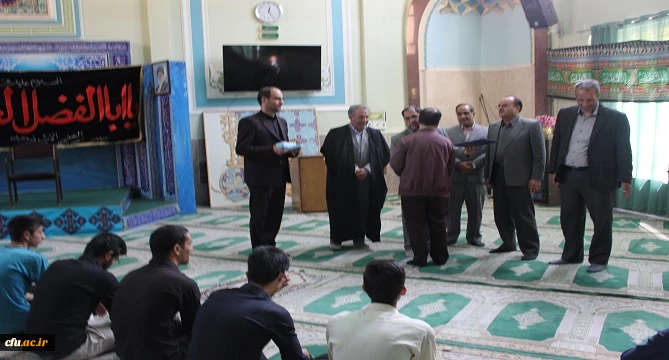 تجلیل از همکار روشندل شاغل در پردیس شهید مقصودی همدان
 3