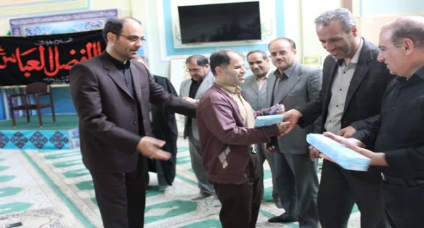 تجلیل از همکار روشندل شاغل در پردیس شهید مقصودی همدان
 4