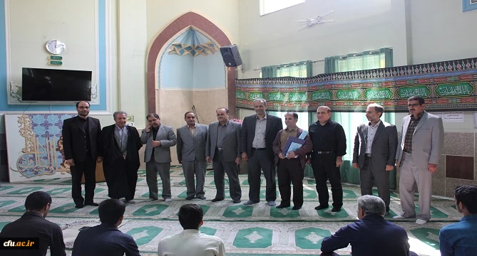 تجلیل از همکار روشندل شاغل در پردیس شهید مقصودی همدان
 5