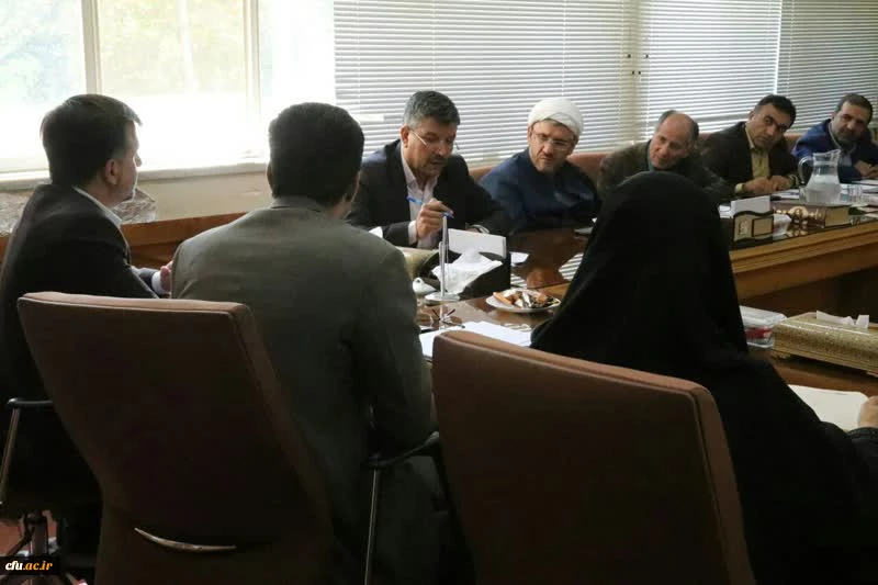 نشست مشترک مدیریت و مسئولین دانشگاه فرهنگیان استان اصفهان با مدیرکل و مسئولین آموزش و پرورش استان