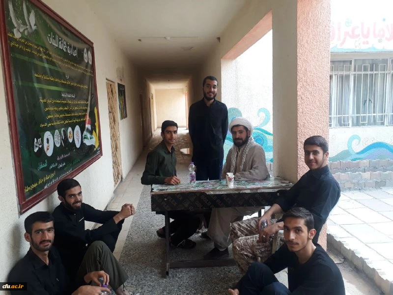 دانشجو معلمان خادم الحسین( ع) که شبانه روز در حال خدمت به زائران کربلا هستند...
