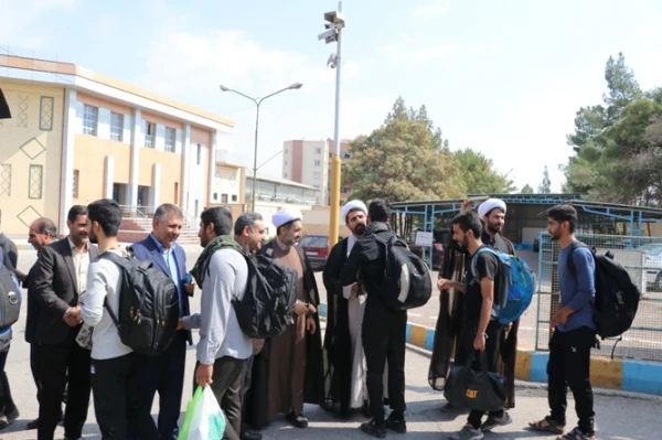 استقبال از دانشجومعلمان زائر پیاده روی اربعین حسینی در دانشگاه فرهنگیان کرمان 4