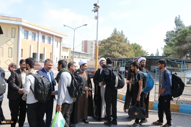 استقبال از دانشجومعلمان زائر پیاده روی اربعین حسینی در دانشگاه فرهنگیان کرمان 4