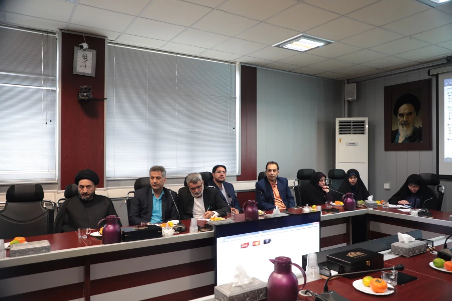 بهترین عمل صالح قدم برداشتن برای ارتقا آموزش و پروش و تربیت نیروی انسانی است 5