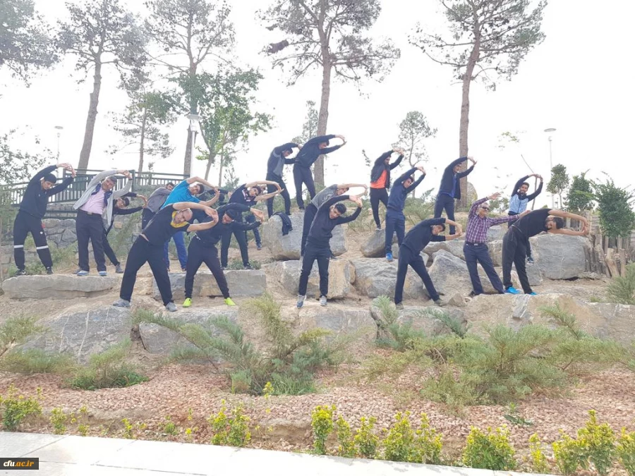 کارگاه آموزشی دانشجو معلمان تربیت بدنی پردیس شهید باهنر اصفهان در ساحل زاینده رود