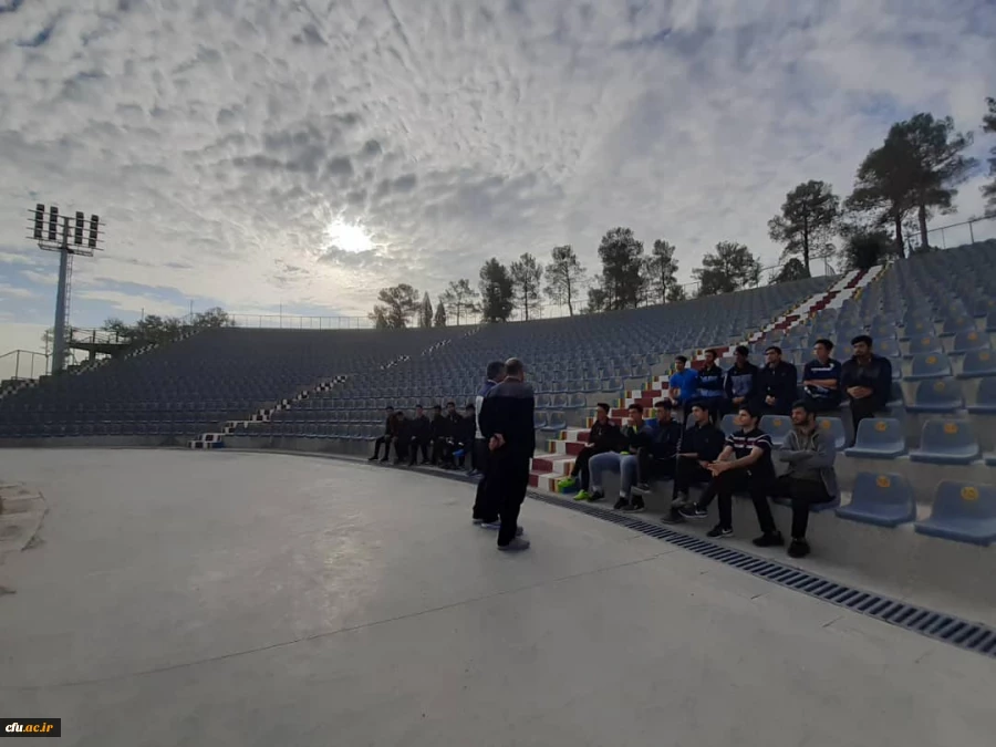 کارگاه آموزشی دانشجو معلمان تربیت بدنی پردیس شهید باهنر اصفهان در ساحل زاینده رود