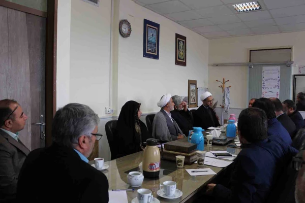 نشست بنیاد خیرین خراسان شمالی در دانشگاه فرهنگیان استان

دکتر صفرزاده در نشست خیرین استان گفت:خدمت به تربیت و پرورش معلم یک تکلیف است. 2