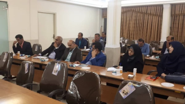 نشست سرپرست مدیریت  امور پردیس های دانشگاه فرهنگیان استان قزوین با اعضای گروه های آموزشی
دکتر مشهدی مدیر امور پردیس های استان قزوین طی سه نشست متوالی تخصصی با مدیران گروه واعضای گروه های آموزشی پردیس ها دیدار وگفت وگوکرد 2