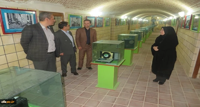 بازدید دکتر علی نجفی سرپرست مدیریت امور پردیس های استان از موزه ی اسناد و گنجینه ی آموزش و پرورش 4