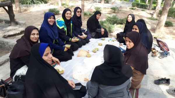کوهگشت خانوادگی کارکنان و اساتید دانشگاه فرهنگیان استان اصفهان