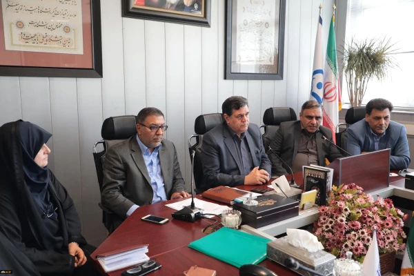 
مسئولان باید با تمهید امکانات و وسایل ورزشی در سراها و فضاهای دانشجویی ورزش را نهادینه کنند.
 2