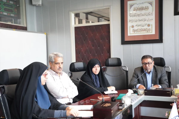 
مسئولان باید با تمهید امکانات و وسایل ورزشی در سراها و فضاهای دانشجویی ورزش را نهادینه کنند.
 2