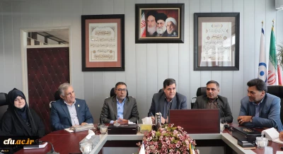  دکتر خنیفر در جمع مدیران ستادی به مناسبت گرامیداشت هفته تربیت بدنی و ورزش:


مسئولان باید با تمهید امکانات و وسایل ورزشی در سراها و فضاهای دانشجویی ورزش را نهادینه کنند.
