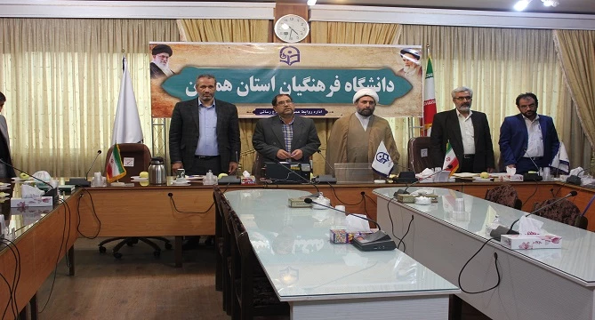 استادان گروه معارف علاوه بر مسئولیت مهم آموزشی، نقش بی بدیل فرهنگی را نیز عهده دارند 4