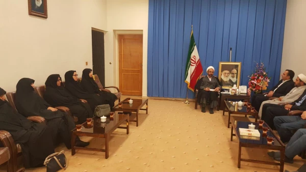 دیدار سرپرست و کارکنان دانشگاه فرهنگیان ایلام با نماینده ولی فقیه 