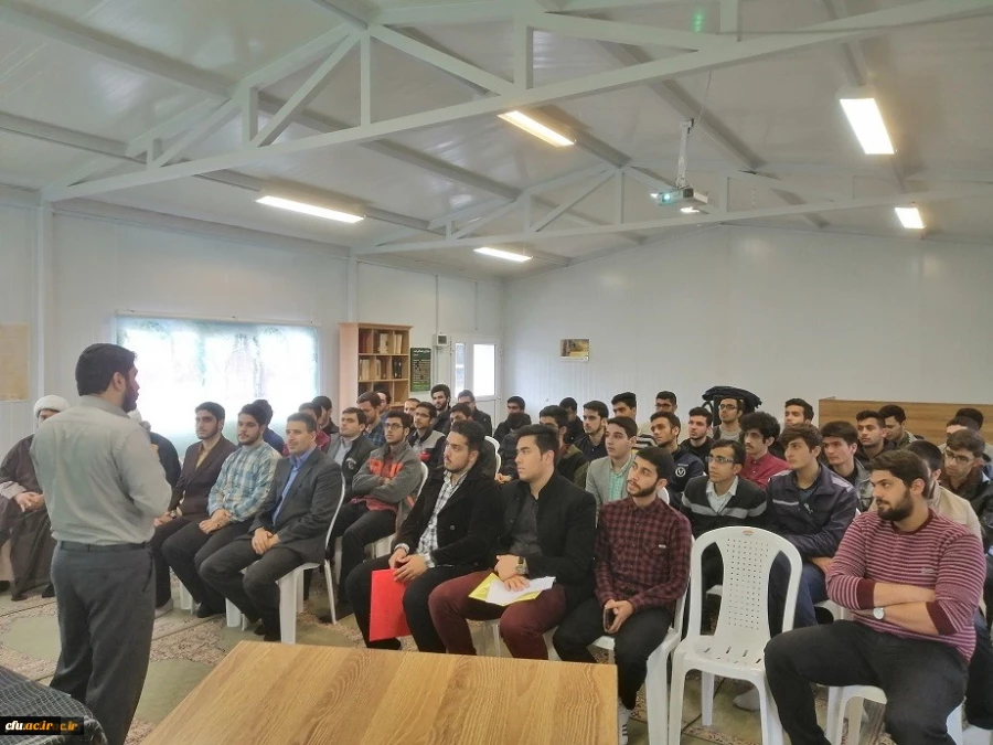 همایش از رویای آمریکایی تاتسخیر جاسوس خانه  در پردیس امام علی (ع) دانشگاه فرهنگیان گیلان برگزار شد 2