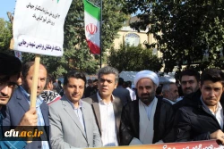دانشجویان اساتید وکارکنان دانشگاه فرهنگیان استان قزوین درمراسم روز ملی مبارزه بااستکبار جهانی پرشور وباشکوه حضور یافتند وفریاد مرگ برآمریکا سردادند. 3