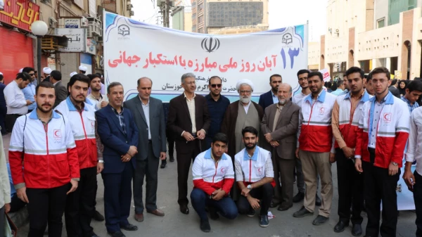 حضور پرشور سرپرست مدیریت امور پردیس های استان ، اساتید ، کارکنان و دانشجو معلمان پردیس ها و مراکز دانشگاه فرهنگیان استان خوزستان در راهپیمایی 13 آبان 98