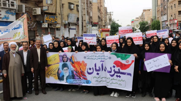 حضور پرشور سرپرست مدیریت امور پردیس های استان ، اساتید ، کارکنان و دانشجو معلمان پردیس ها و مراکز دانشگاه فرهنگیان استان خوزستان در راهپیمایی 13 آبان 98